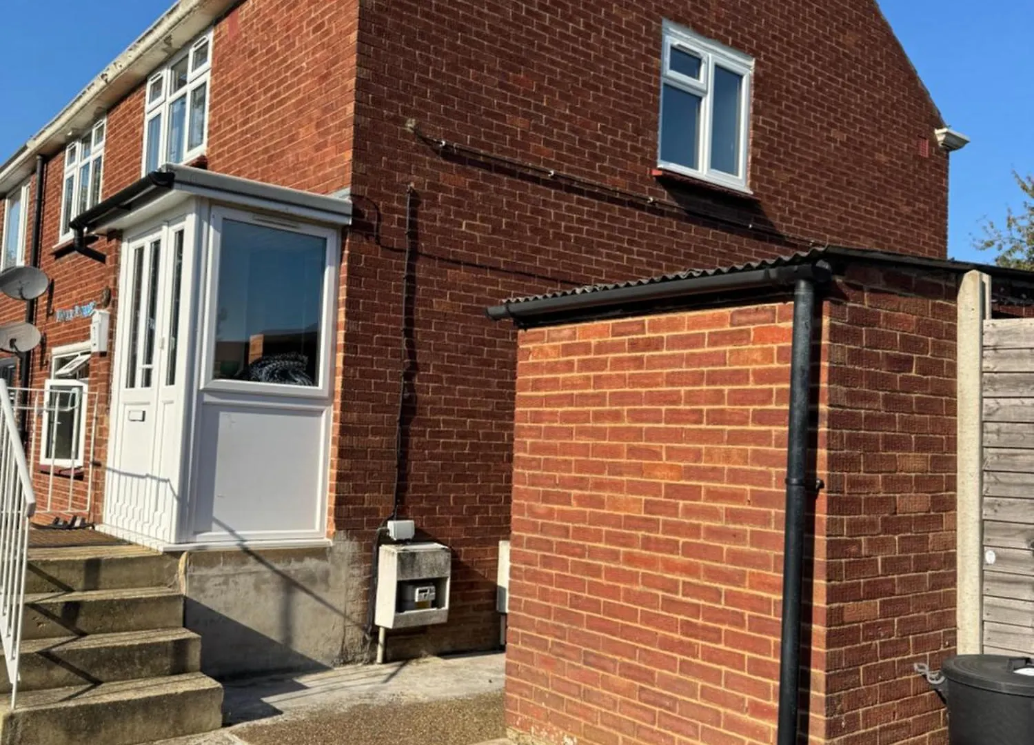 Beautiful 2 Bedroom Maisonette In East London Ilford Apartment