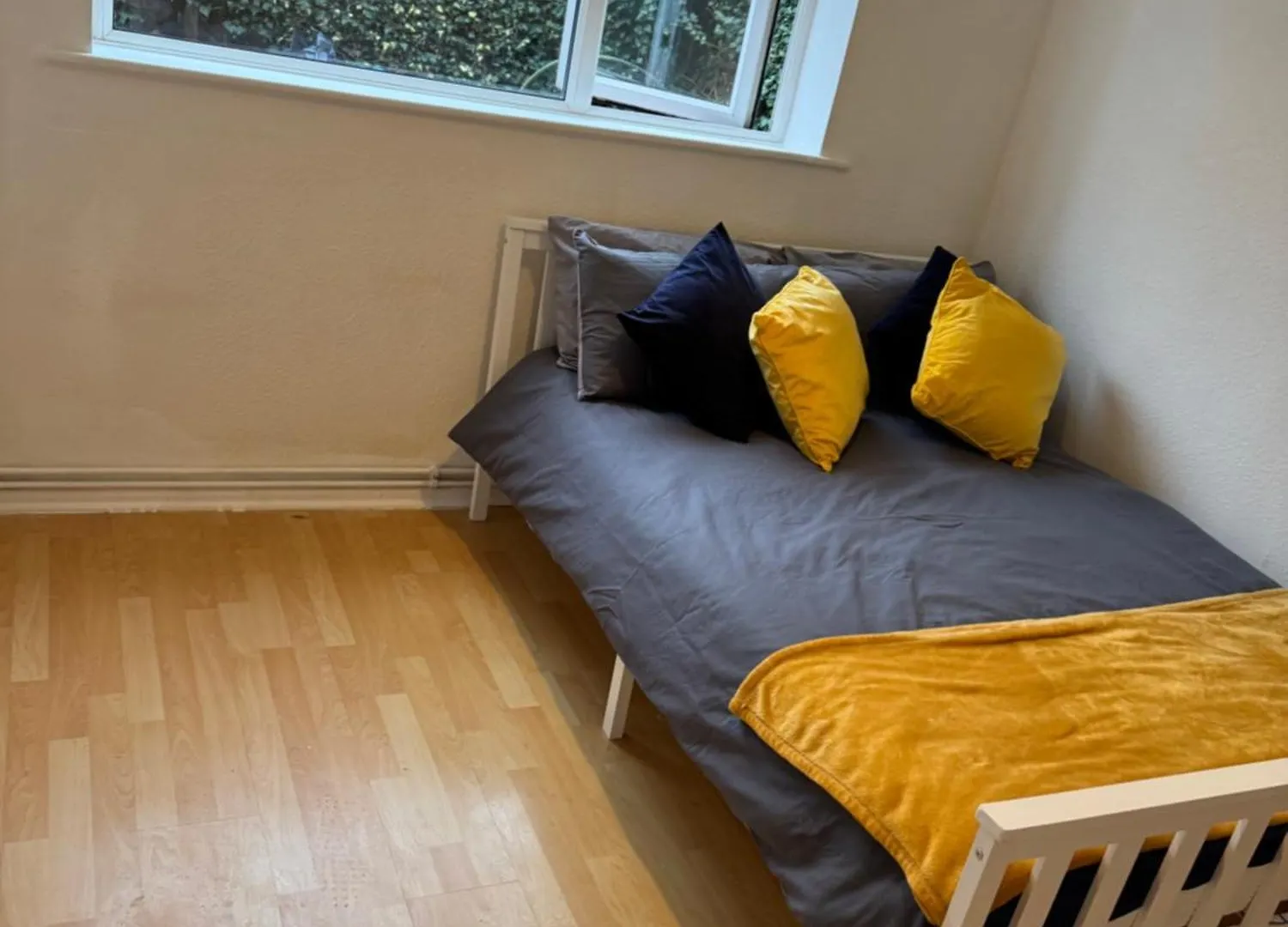 Beautiful 2 Bedroom Maisonette In East London Ilford