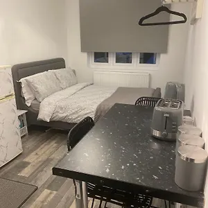 Exeter Garden For 2 Apartment