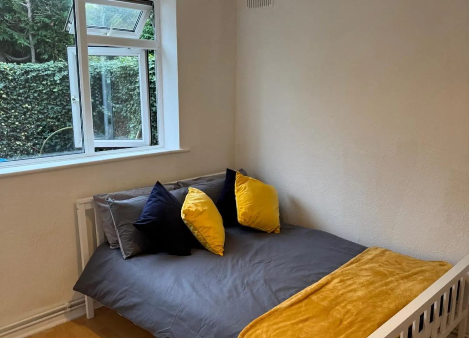 Beautiful 2 Bedroom Maisonette In East London إيلفورد 0*,  المملكة المتحدة