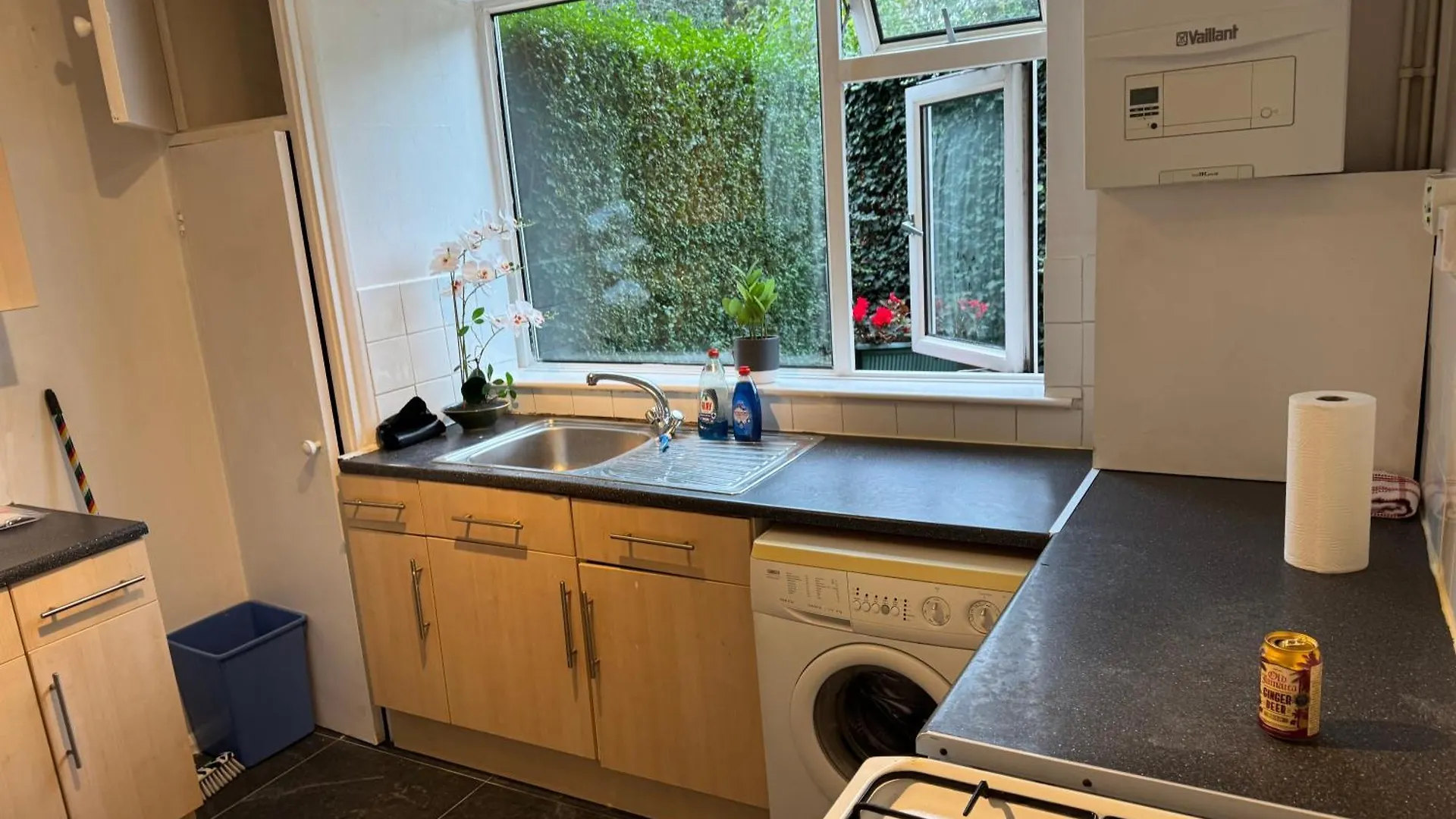 Beautiful 2 Bedroom Maisonette In East London إيلفورد شقة